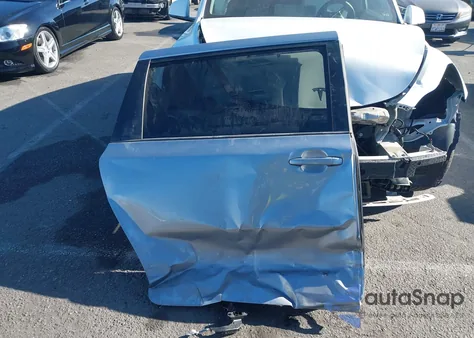 2017 Toyota Sienna Le 8 Passenger z USA, uszkodzony, nr VIN 5TDKZ3DC0HS795922